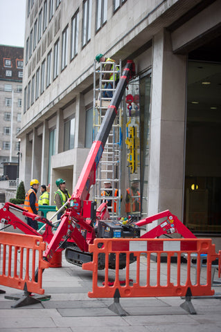 The Shell Centre - Statue Removal